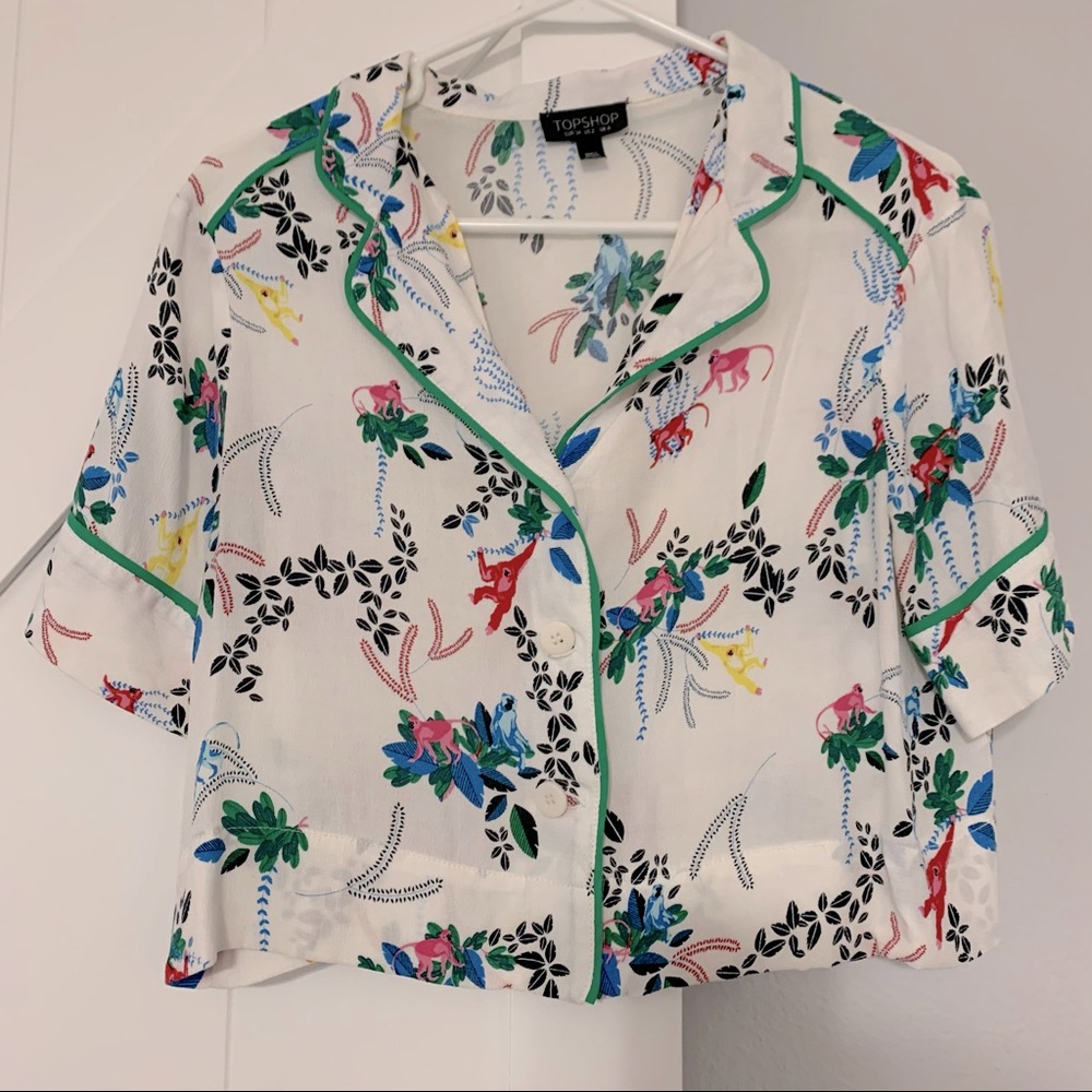 Topshop monkey print cropped button down, size 2